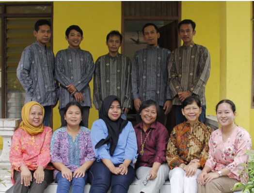 Give an education to a trash picker's child Give an education to a trash picker's child